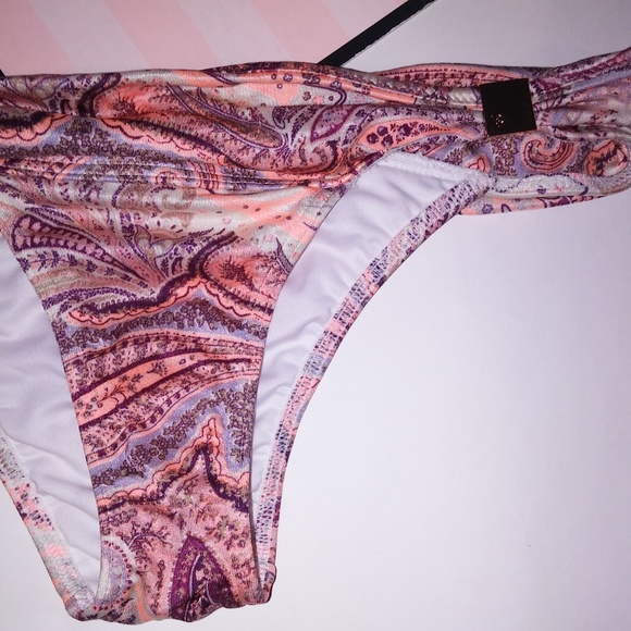 Victoria Secret Swim Bottom
Hottie Cheeky
Paisley
Shimmer - Picture 3 of 4